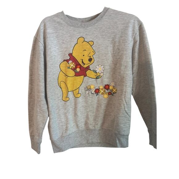 Disney Winnie The Pooh Embroidered Crew Sweatshirt Size XS Picking Flowers SOFT - Picture 1 of 8